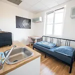 Snug Close To Metro Palmovka
