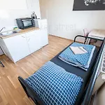 Snug Close To Metro Palmovka *