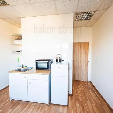 Apartment Snug Close To Metro Palmovka Prag