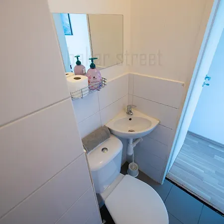 Snug Close To Metro Palmovka