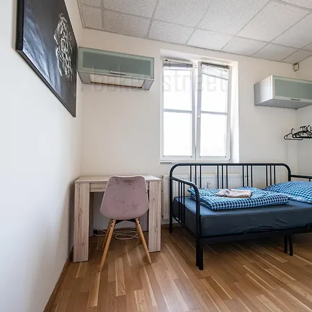 Snug Close To Metro Palmovka Apartmán *