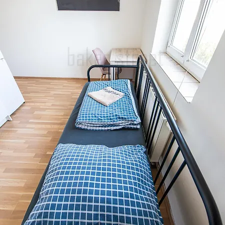 Apartmán Snug Close To Metro Palmovka Praha
