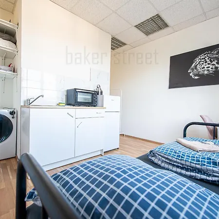 Snug Close To Metro Palmovka Apartmán *