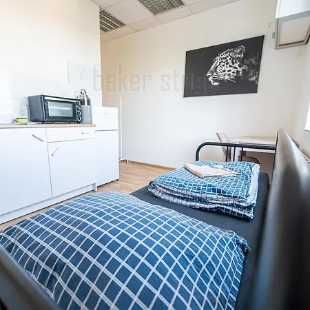 Snug Close To Metro Palmovka * Praha
