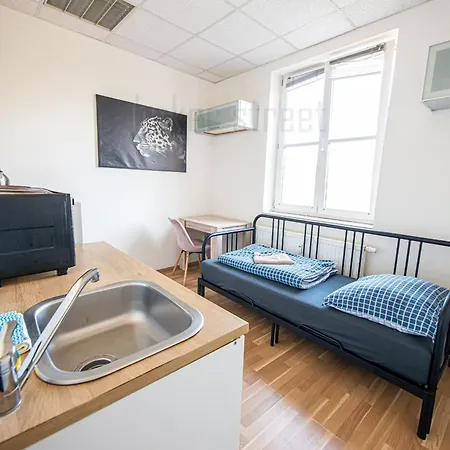 Snug Close To Metro Palmovka