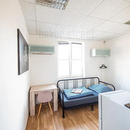 Apartmán Snug Close To Metro Palmovka Praha