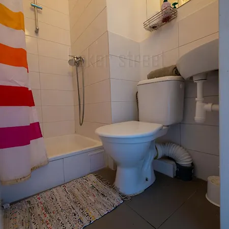 Snug Close To Metro Palmovka *