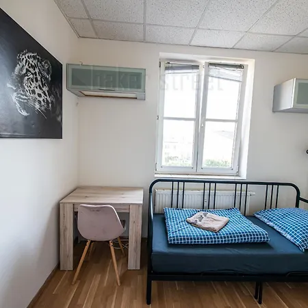 Snug Close To Metro Palmovka