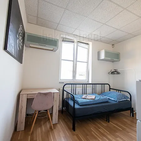 Apartmán Snug Close To Metro Palmovka *