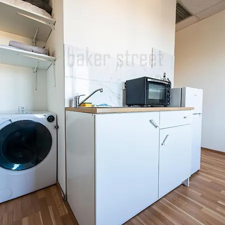 Apartmán Snug Close To Metro Palmovka Praha