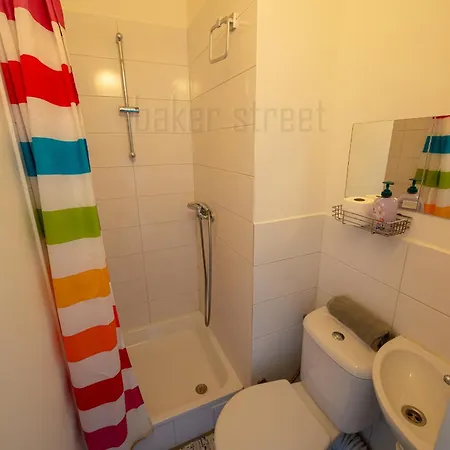 Snug Close To Metro Palmovka Praha